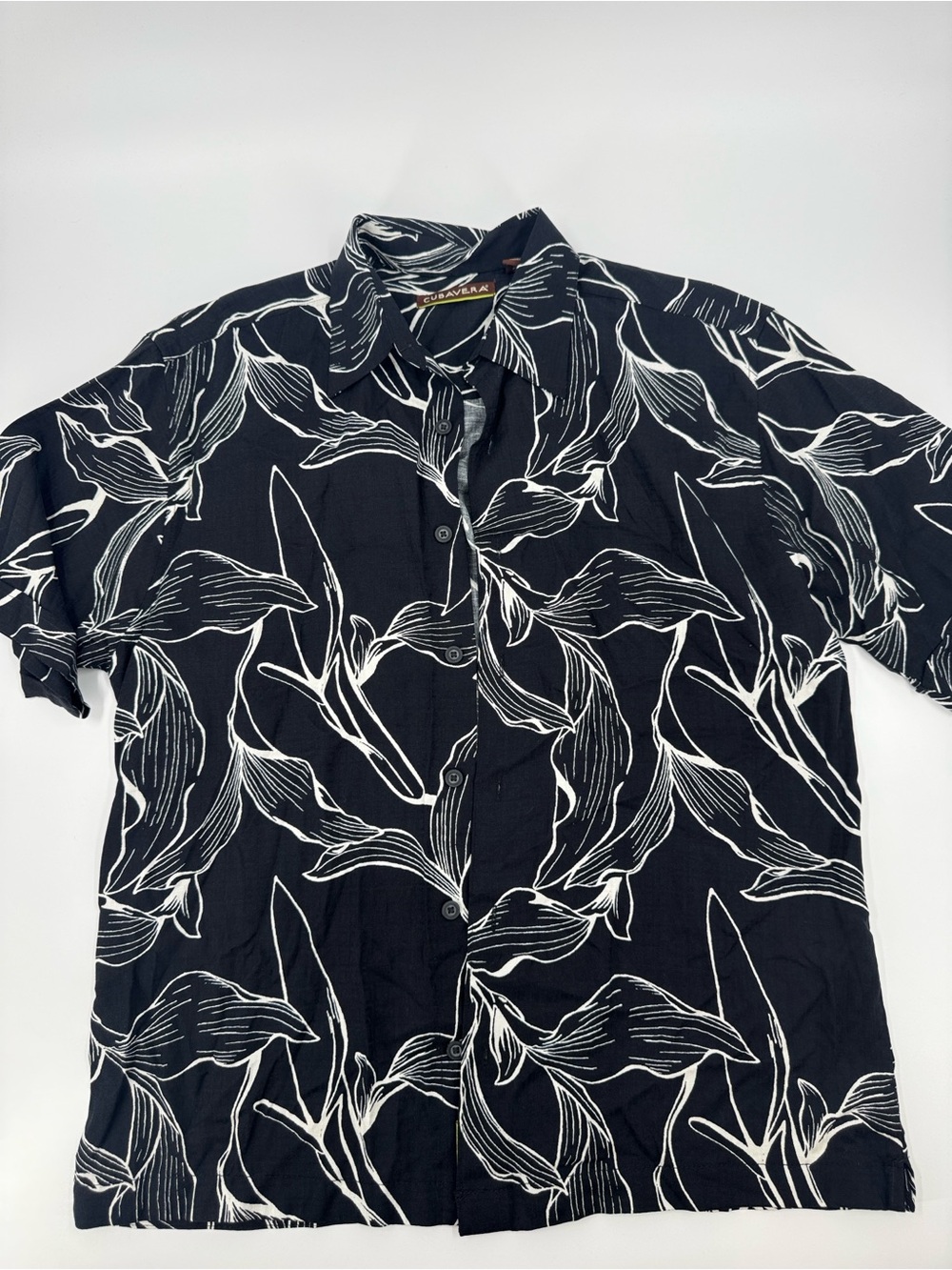 Cubanera Black Floral Short-Sleeve Button-Up Shirt Size M